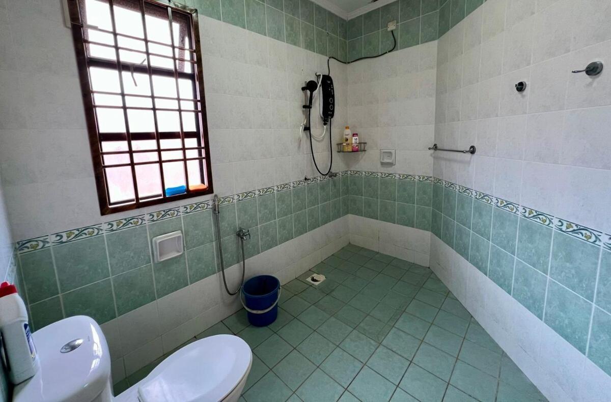 Rini Utama Homestay 스쿠다이 외부 사진