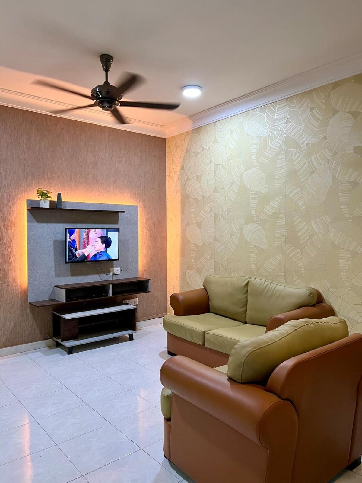 Rini Utama Homestay 스쿠다이 외부 사진