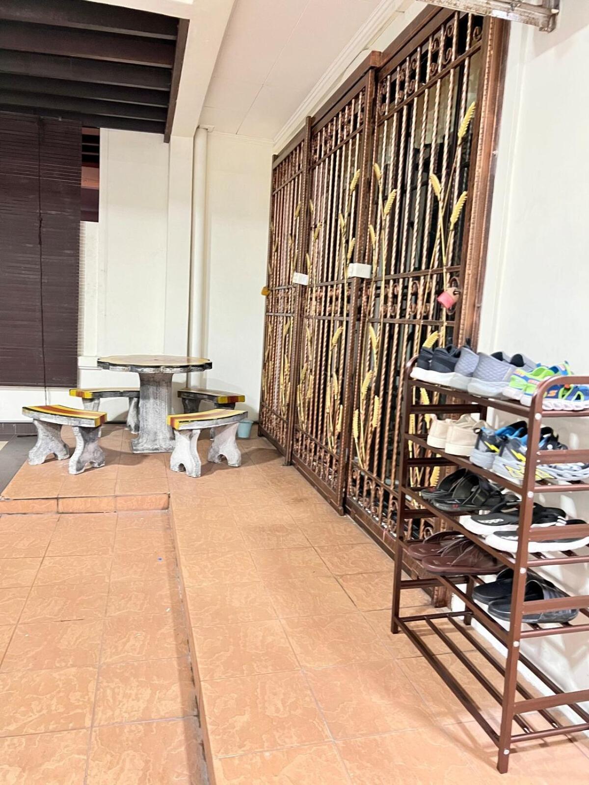 Rini Utama Homestay 스쿠다이 외부 사진