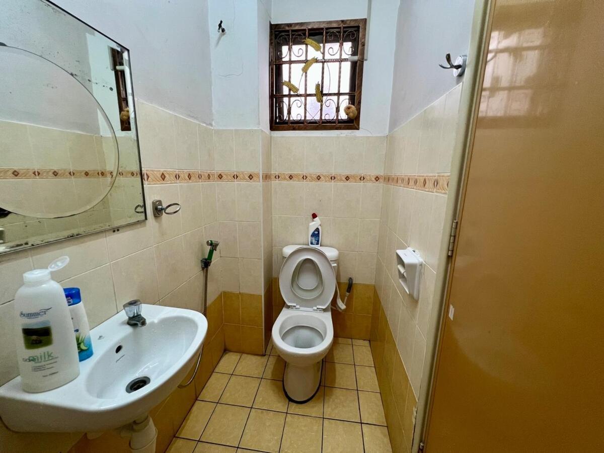 Rini Utama Homestay 스쿠다이 외부 사진