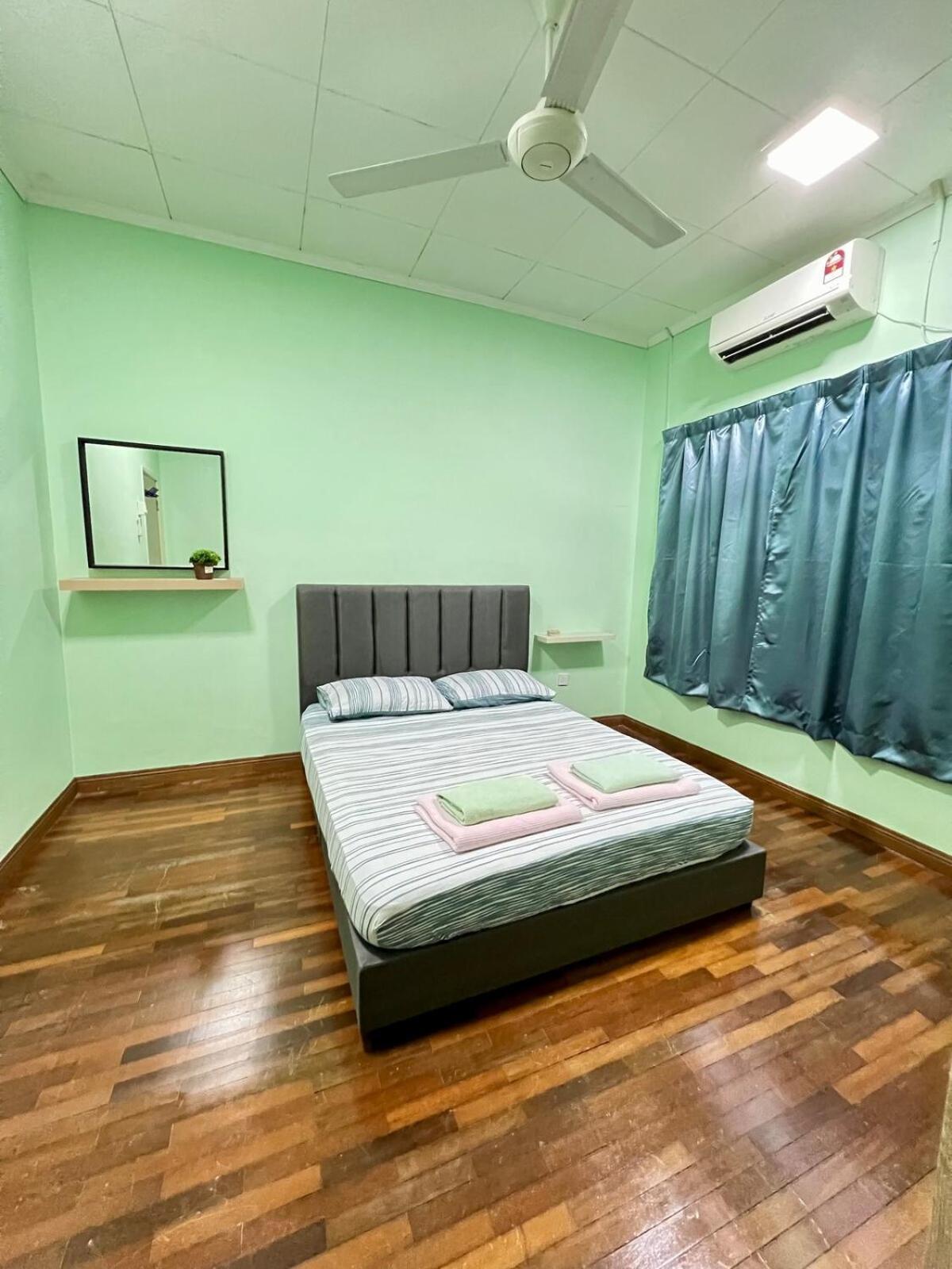 Rini Utama Homestay 스쿠다이 외부 사진