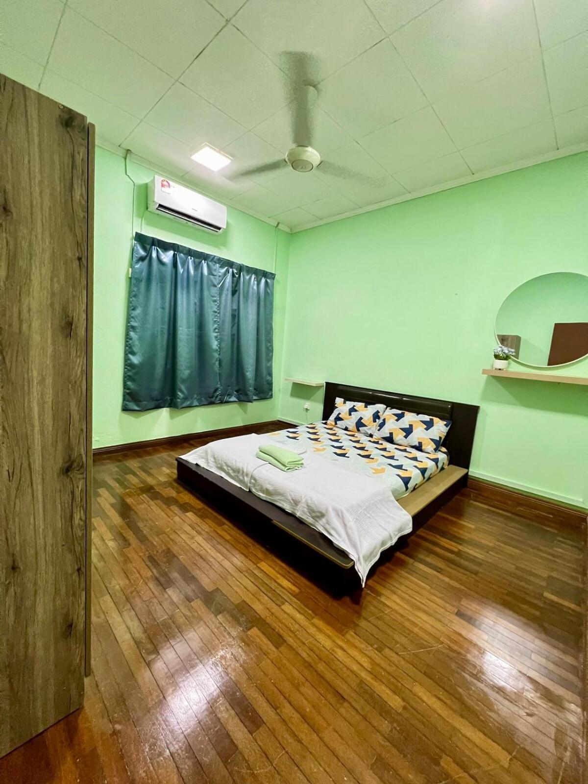 Rini Utama Homestay 스쿠다이 외부 사진