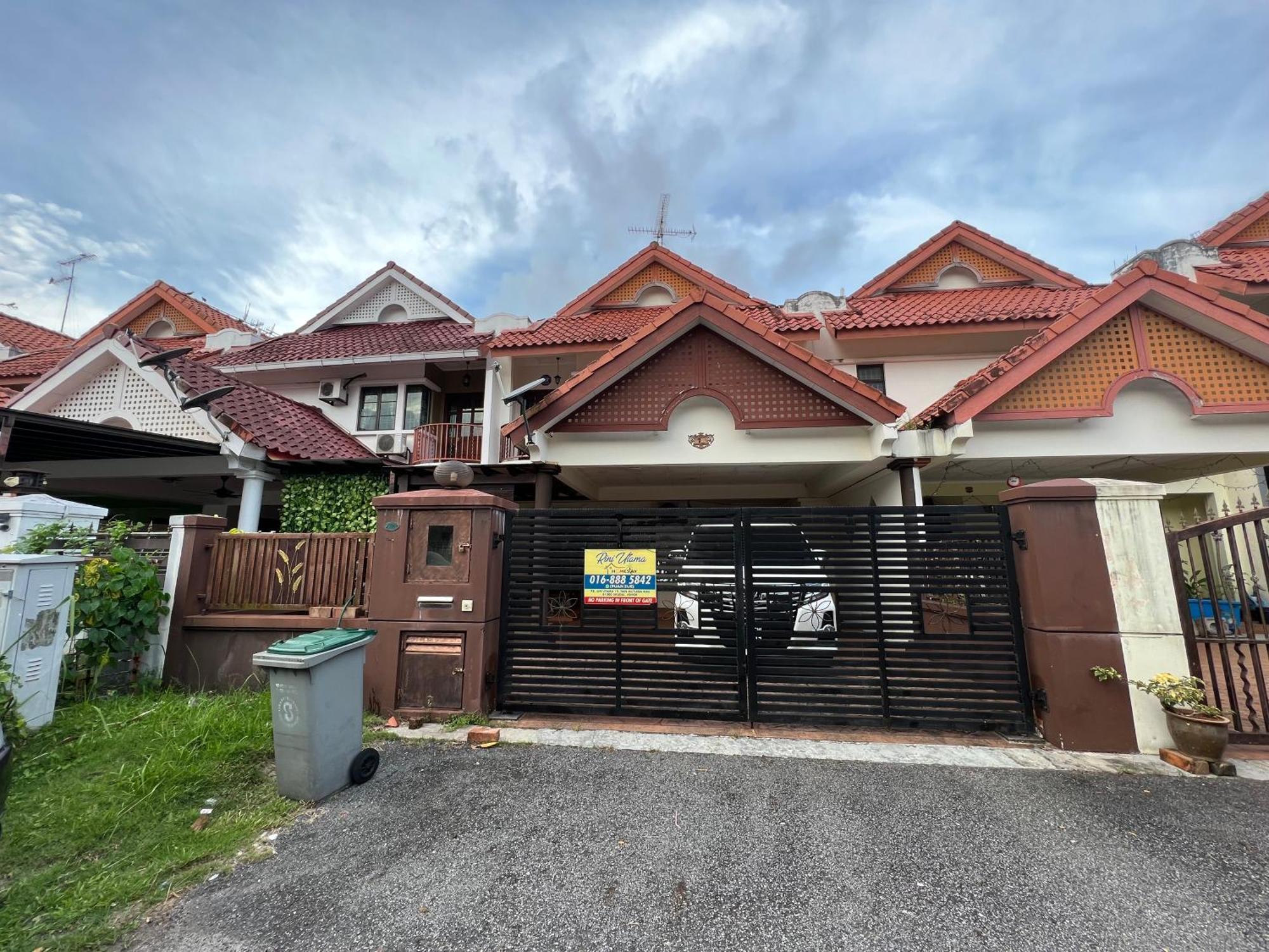 Rini Utama Homestay 스쿠다이 외부 사진